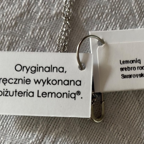 Lemoniq 30" Sterling Chain with Blue Swarovski Crystal Pendant - Picture 5 of 5